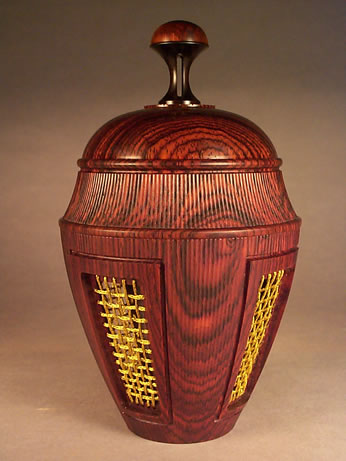 Lidded Urn 01