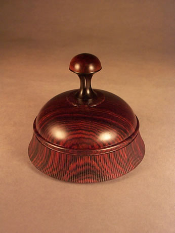 Lidded Urn 01b