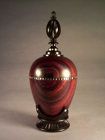 Lidded Urn 07